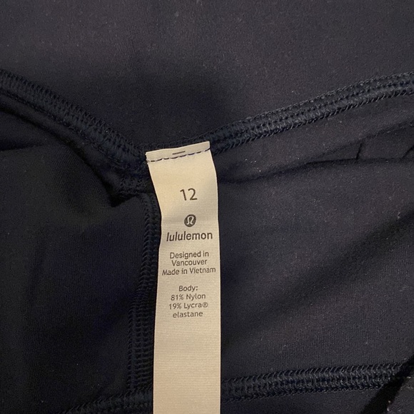 Size 12 black lulu leggings cropped - Picture 9 of 9